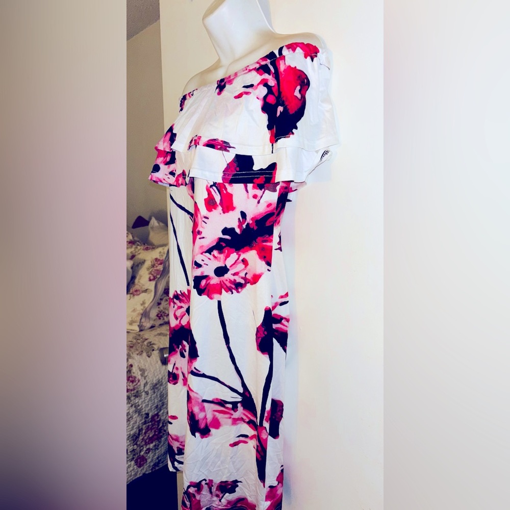 Woman’s Off Shoulder Ruffle Spring summer Dress medium - Picture 2 of 5